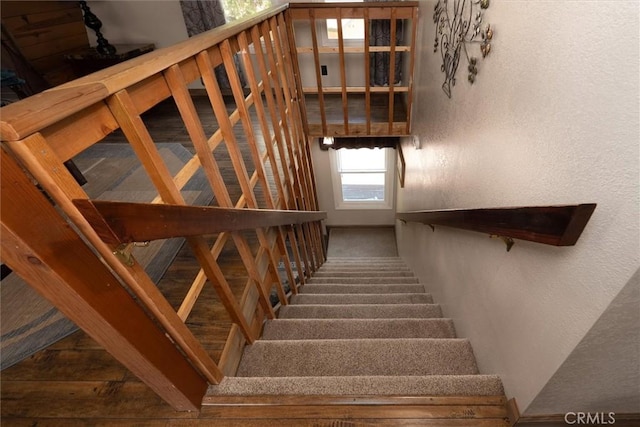 52926 Balsam Dr, Oakhurst, CA 93644 - stairway with a textured wall