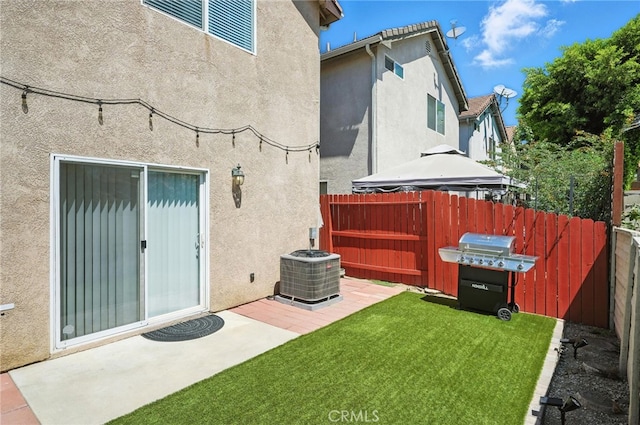 8554 Burnet Ave Unit 144, North Hills, CA 91343 - view of yard featuring a patio area