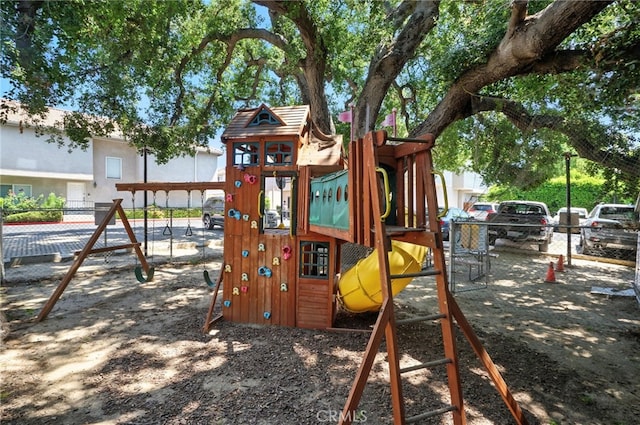 8554 Burnet Ave Unit 144, North Hills, CA 91343 - view of playground