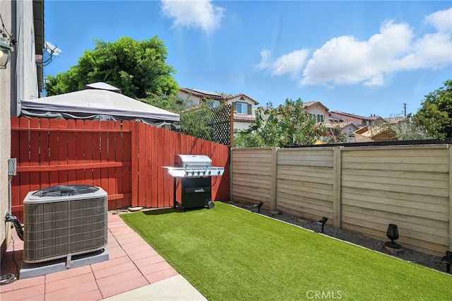 8554 Burnet Ave Unit 144, North Hills, CA 91343 - view of fenced backyard