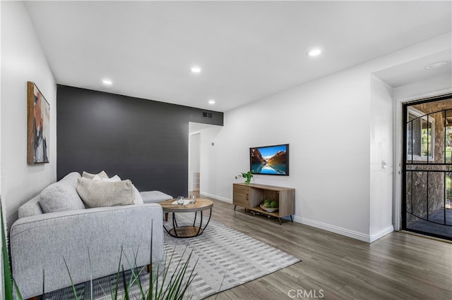 939 W Pine St Unit 44/D, Upland, CA 91786 - living room with wood finished floors and recessed lighting