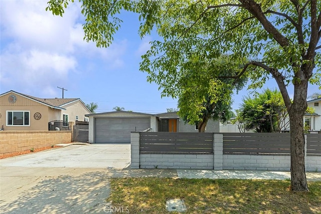 318 S Enid Ave, Azusa, CA 91702 - photo 2
