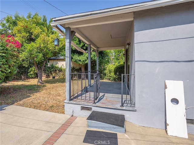 10348 Woodbridge St, Toluca Lake, CA 91602 - view of covered porch