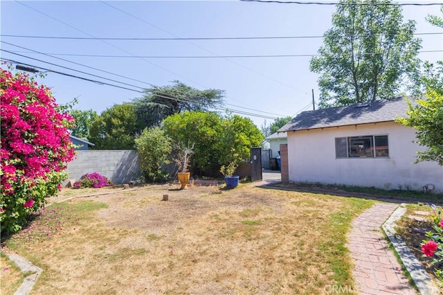 16533 Nordhoff St, North Hills, CA 91343 - view of yard