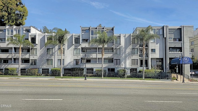 1940 N Highland Ave Unit 10, Los Angeles, CA 90068 - photo 1