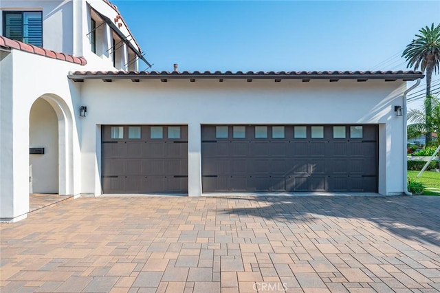 6204 Oak Ave, Temple City, CA 91780 - garage featuring driveway
