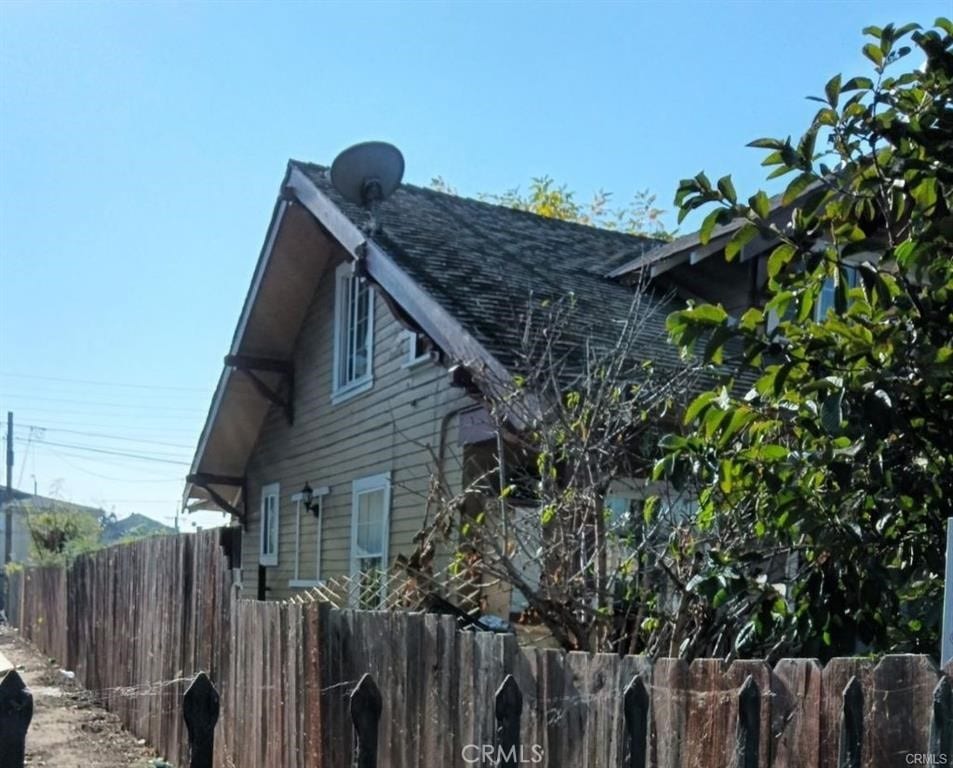 860 W 43rd Pl, Los Angeles, CA 90037 - photo 2