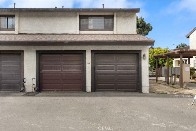 1330 W Apricot Ave, Lompoc, CA 93436 - view of garage