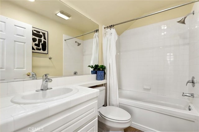 7 Sachem Way, Ladera Ranch, CA 92694 - bathroom with shower / tub combo with curtain and vanity