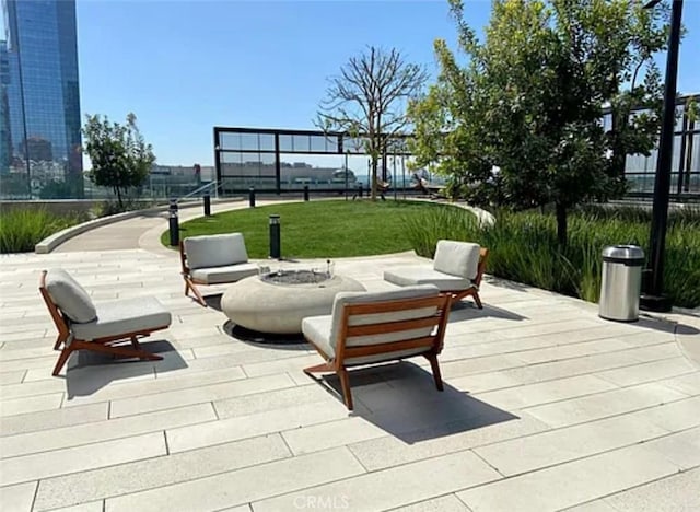 889 Francisco St Unit 1105, Los Angeles, CA 90017 - view of patio with an outdoor fire pit