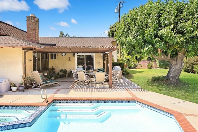 2912 Fragancia Ave, Hacienda Heights, CA 91745 - view of swimming pool featuring a yard, a pergola, a patio, and a pool with connected hot tub