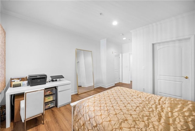 565 E San Jose Ave Unit 204, Burbank, CA 91501 - bedroom featuring crown molding, light wood-style flooring, and recessed lighting
