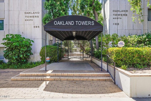 395 S Oakland Ave Unit 204, Pasadena, CA 91101 - photo 2