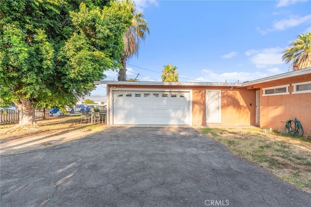 645 E King St, Rialto, CA 92376 - photo 2