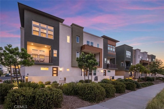 27554 Sparrow Ct, Valencia, CA 91381 - property at dusk featuring a residential view