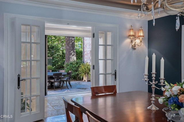 1370 Hillcrest Ave, Pasadena, CA 91106 - dining space featuring crown molding