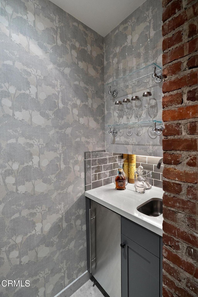 1370 Hillcrest Ave, Pasadena, CA 91106 - view of bathroom