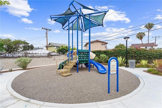 14053 Spurlock Ln Unit 3, Gardena, CA 90247 - view of community play area