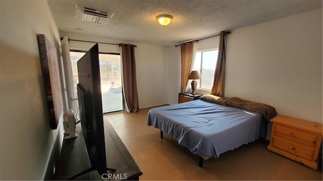 1729 N Deer Trl, Landers, CA 92285 - bedroom featuring a textured ceiling