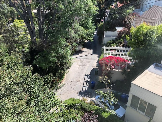 5924 Graciosa Dr, Los Angeles, CA 90068 - photo 17