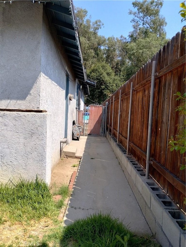 58455847 E Burwood Ave, Los Angeles, CA 90042 - photo 25