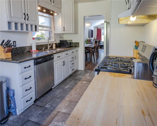 10773 Redmont Ave, Tujunga, CA 91042 - photo 9