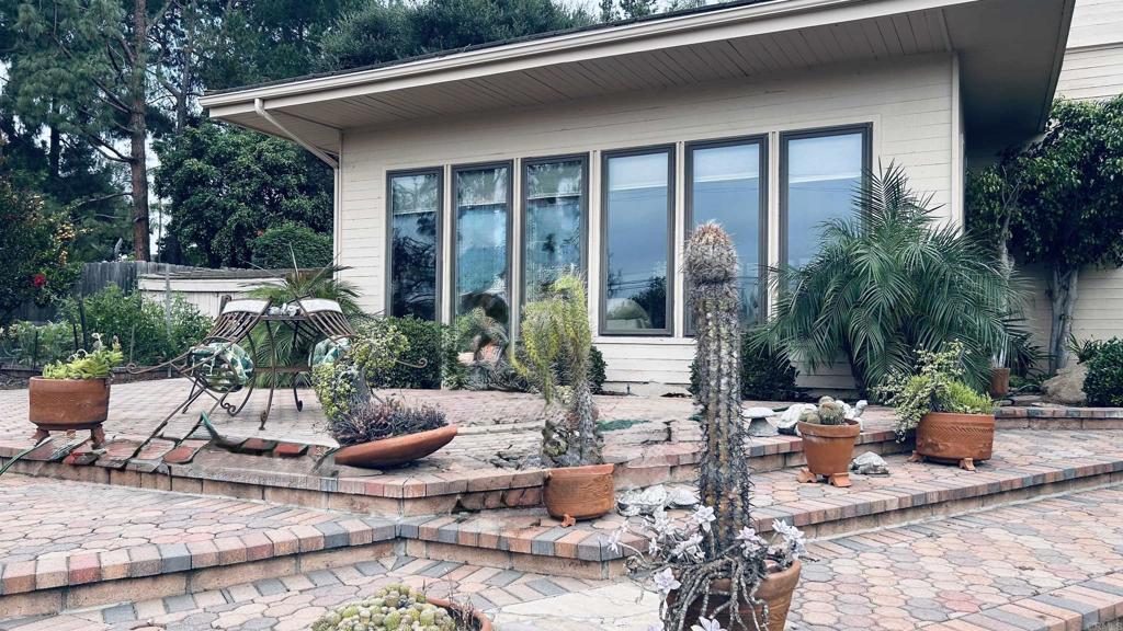 1440 Via Valente, Escondido, CA 92029 - photo 4