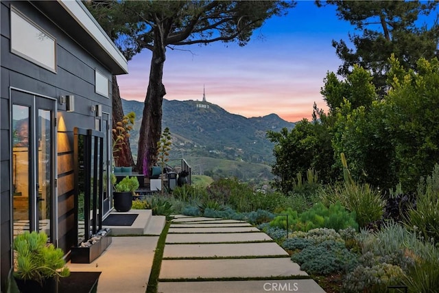 7139 Macapa Dr, Los Angeles, CA 90068 - photo 23