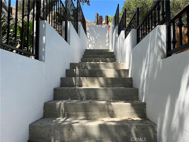 10200 Willow Springs Ln, Sunland, CA 91040 - photo 15