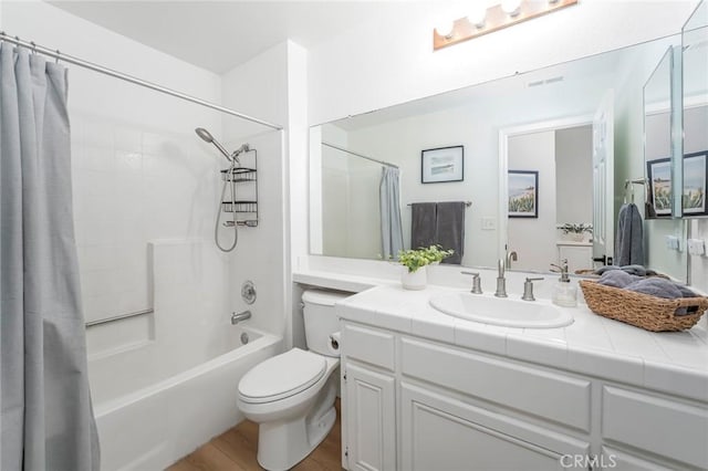 33144 Ocean Rdg, Dana Point, CA 92629 - full bath featuring shower / tub combo with curtain, vanity, and wood finished floors