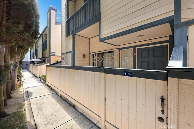 513 N Chandler Ave Unit E, Monterey Park, CA 91754 - view of side of property featuring a balcony
