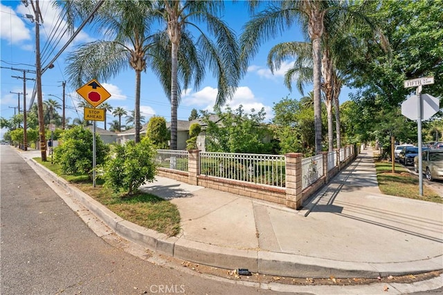 556 Harps St, San Fernando, CA 91340 - photo 7