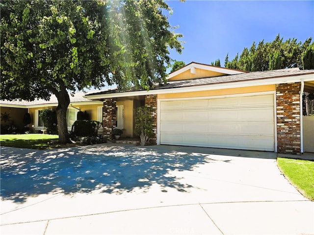 26487 Fairway Cir, Newhall, CA 91321 - photo 2