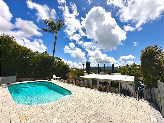 7335 Kyle St, Tujunga, CA 91042 - photo 3