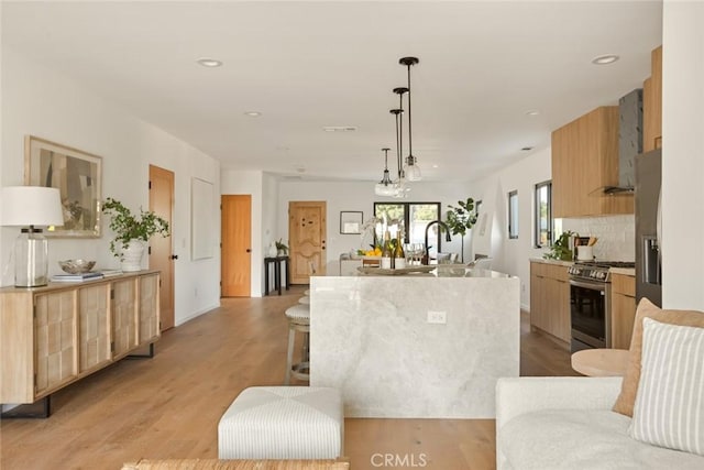 6652 Hough St, Los Angeles, CA 90042 - photo 15