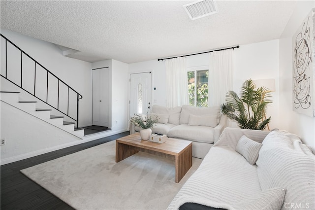 10206 Oklahoma Ave Unit D, Chatsworth, CA 91311 - photo 3
