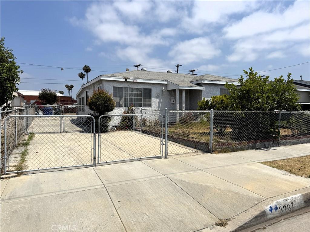 3237 W 132nd St, Hawthorne, CA 90250 - photo 1
