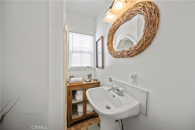 9804 Haas Ave, Los Angeles, CA 90047 - photo 32