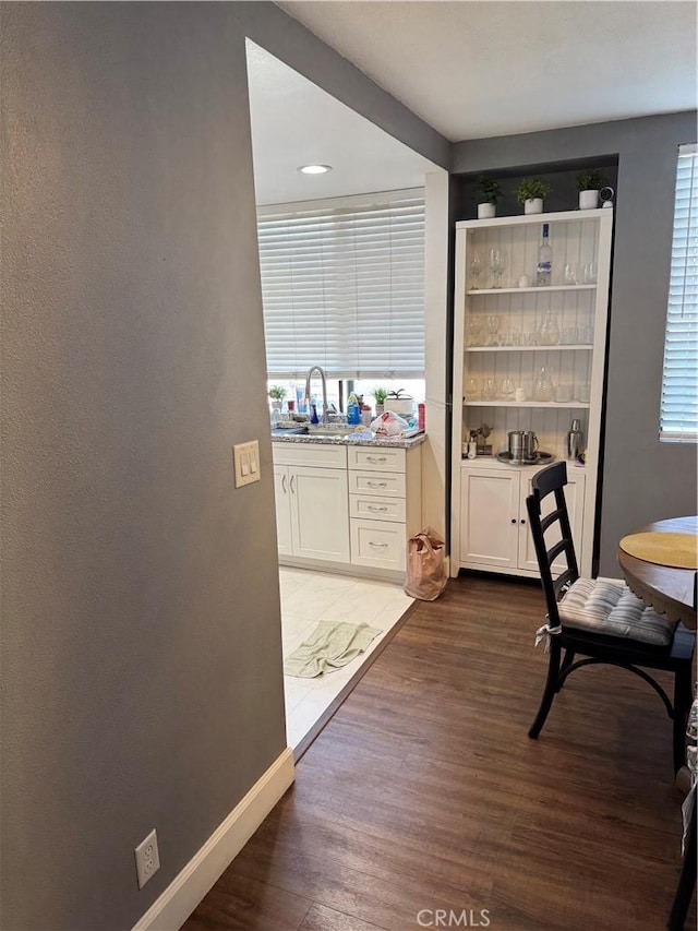 21720 Hart St Unit 9, Canoga Park, CA 91303 - photo 3