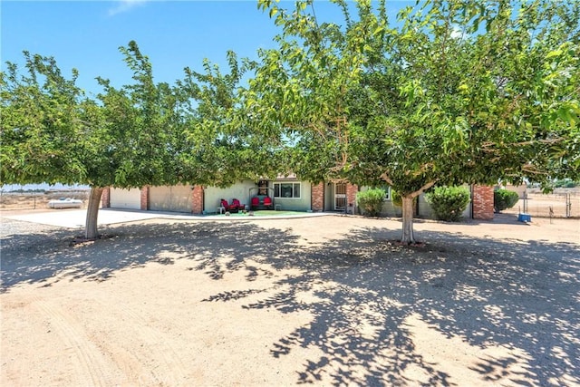 13237 Smoke Tree Rd, Victorville, CA 92392 - photo 2