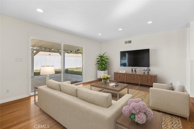 27418 Arriola Ave, Saugus, CA 91350 - photo 4