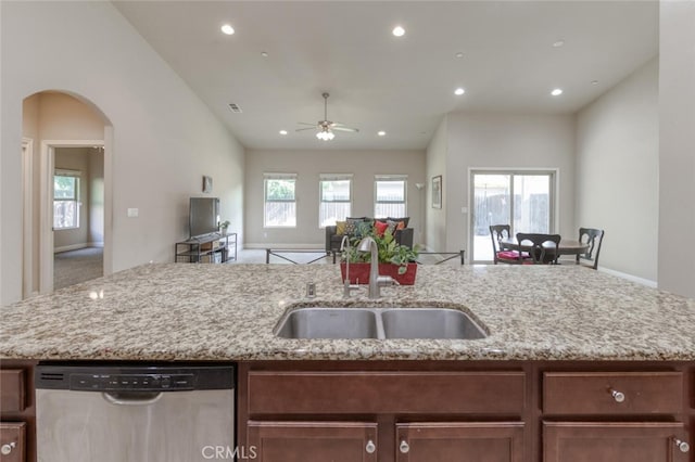 6808 W Lucas Dr, Fresno, CA 93722 - photo 12