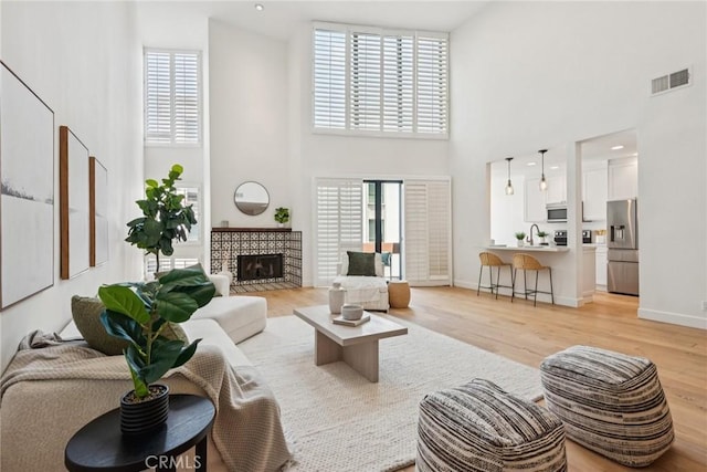 750 S Bundy Dr Unit 304, Los Angeles, CA 90049 - photo 1