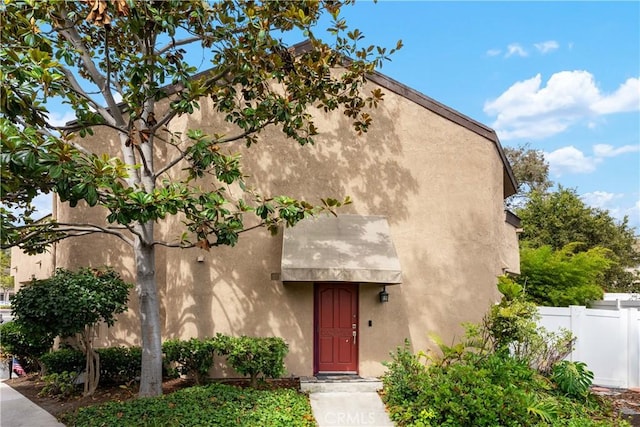 915 Lombard Ct, Costa Mesa, CA 92626 - photo 2