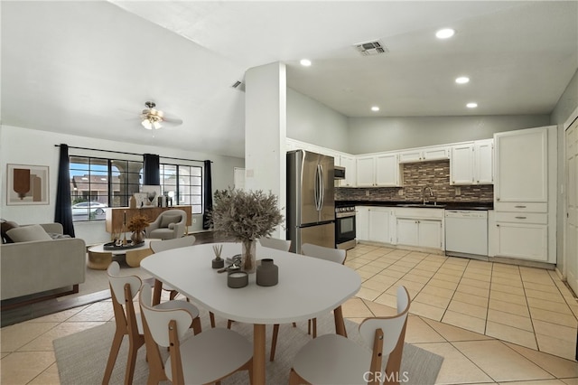 13036 Petaluma Rd, Victorville, CA 92392 - photo 6