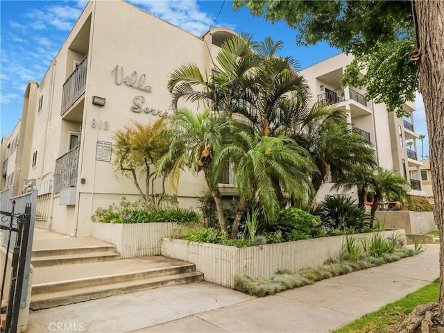 813 E Ln Palma Dr, Inglewood, CA 90301 - photo 1