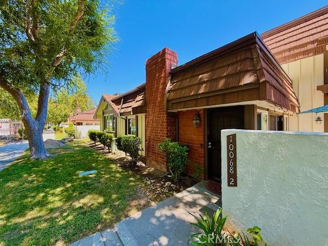 10068 Larwin Ave Unit 2, Chatsworth, CA 91311 - photo 1