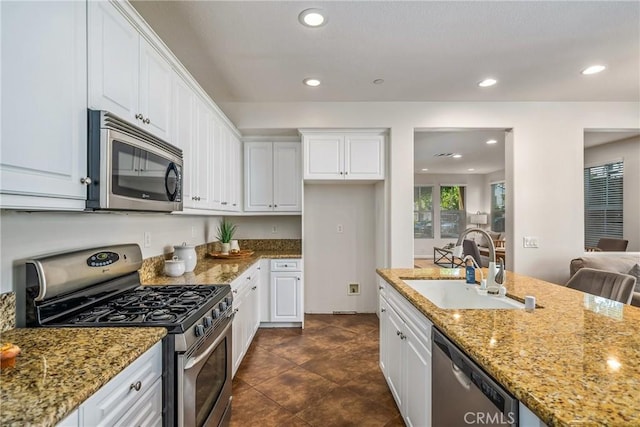 6363 Marbella Ln, Eastvale, CA 91752 - photo 12