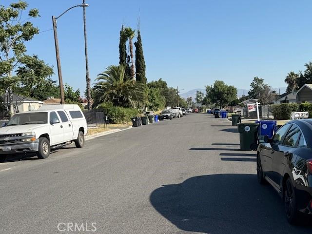7086 Elmwood Rd, San Bernardino, CA 92404 - photo 22