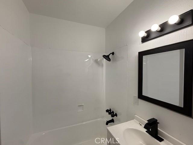 7086 Elmwood Rd, San Bernardino, CA 92404 - photo 14